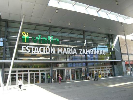 Infostays Maria Zambrano มาลากา ภายนอก รูปภาพ
